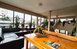 Spații comerciale in clădire de birouri central