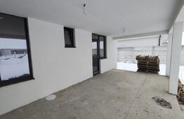 Casa finisata la cheie racordata la toate utilitatile in Santandrei