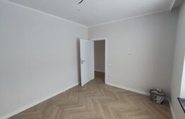 Casa finisata la cheie racordata la toate utilitatile in Santandrei