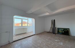 Apartament 3 camere, decomandat - zona Velenta