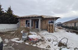 Casa finisata la cheie la intrare in Santandrei racordata la toate utilitatile 