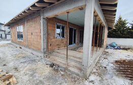 Casa finisata la cheie la intrare in Santandrei racordata la toate utilitatile 