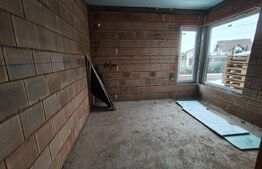 Casa finisata la cheie la intrare in Santandrei racordata la toate utilitatile 