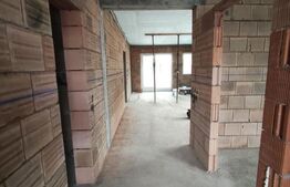 Casa finisata la cheie la intrare in Santandrei racordata la toate utilitatile 