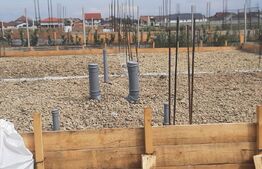 Teren de vanzare in Santandrei cu fundatie turnata si autorizatie valabila  