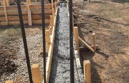 Teren de vanzare in Santandrei cu fundatie turnata si autorizatie valabila  