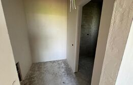 Casa individuala Santandrei cu placa de beton si gard imprejmuire la cheie
