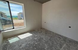 Casa individuala Santandrei cu placa de beton si gard imprejmuire la cheie