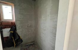 Casa individuala Santandrei cu placa de beton si gard imprejmuire la cheie