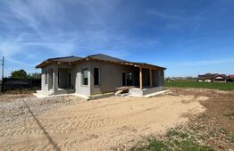 De vanzare casa in Santandrei cu gard de imprejmuire, la cheie
