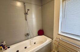 Apartament cu 3 camere, 81 mp + terasa 13 mp, centrala gaz