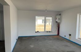 Casa individuala Santandrei cu gard imprejmuire din placi de beton