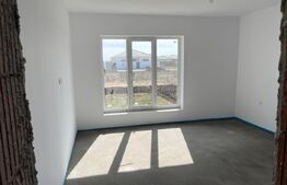 Casa individuala Santandrei cu gard imprejmuire din placi de beton