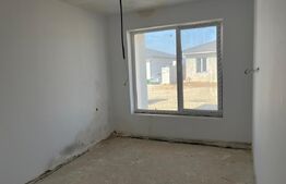 Casa individuala Santandrei cu gard imprejmuire din placi de beton