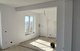 Casa individuala Santandrei cu gard imprejmuire din placi de beton