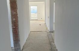 Casa individuala Santandrei cu gard imprejmuire din placi de beton