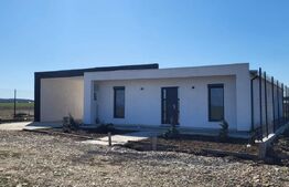 Casa individuala Osorhei cu filigorie si gard imprejmuire 