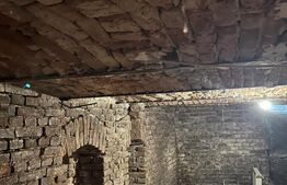 Casa Oradea ultracentrala, cu gard imprejmuire din placi de beton