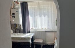 Casa Oradea ultracentrala, cu gard imprejmuire din placi de beton