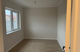 Casa individuala Oradea, zona linistita, cu gard imprejmuire din placi de beton 