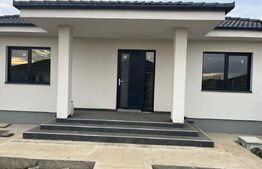 Casa individuala Oradea, zona linistita, cu gard imprejmuire din placi de beton 