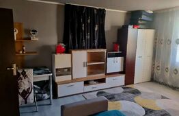 Casă cu 2 camere, renovată, teren generos – liniște la doar 25 min de oras