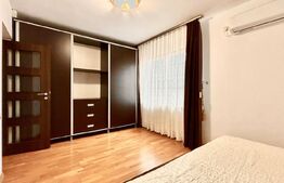 Apartament cu 3 camere, în curte privată