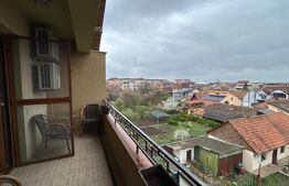 Apartament cu 3 camere, în curte privată