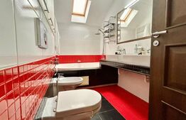 Apartament cu 3 camere, în curte privată