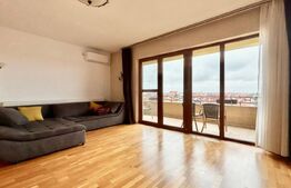 Apartament cu 3 camere, în curte privată