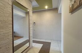 Apartament cu 3 camere, în curte privată