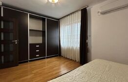 Apartament cu 3 camere, în curte privată