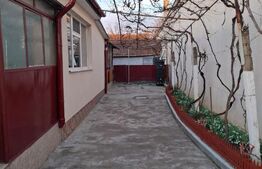 Vand casa in Oradea, intr-o zona linistita, aproape de parc