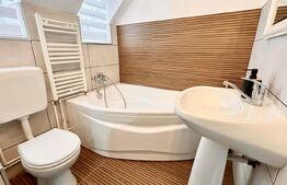 Apartament la casa, 68 util, curte privata