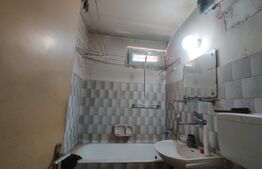 Apartament cu 3 camere de vânzare, central - Oradea