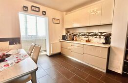 Apartament cu 3 camere , 73 mp util și loc de parcare 