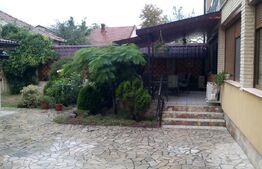 Casa de inchiriat, cu 10 camere, avand o suprafata de 611 mp in Oradea