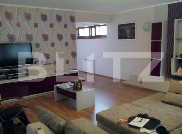 Casa de închiriat 10 camere Central - 193975CI | BLITZ Oradea | Poza1