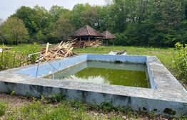 Se vinde proiect turistic inclus A-Frame, priveliste de vis  pe malul raului 