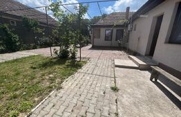 Casă de închiriat, 110 mp, 2 dormitoare, curte și parcare, Calea Clujului