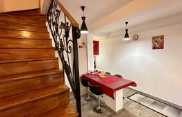 Apartament cu 3 camere și 2 băi, curte comuna, centrală pe gaz, ultracentral