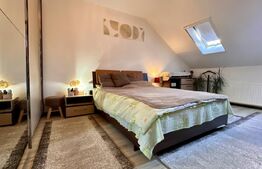 Apartament cu 3 camere și 2 băi, curte comuna, centrală pe gaz, ultracentral