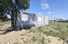 Casa de vanzare, la rosu, 3 camere, 90 mp, in Les