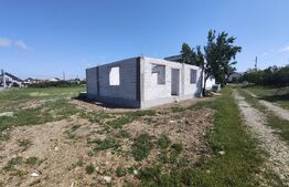 Casa de vanzare, la rosu, 3 camere, 90 mp, in Les