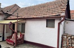 Vand casa in Oradea, intr-o zona linistita, aproape de centru comercial