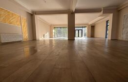 Spatiu comercial central, 161 mp, open space, 2 locuri de parcare