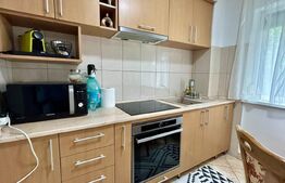 Apartament 3 camere, zona Nufarul + loc de parcare 