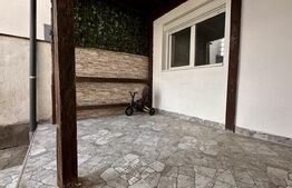Apartament de vanzare, 3 camere, terasă 12 mp, mobilat și utilat - central