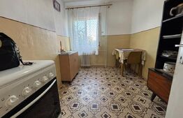 Apartament de vanzare, 3 camere, etajul 1, in Rogerius