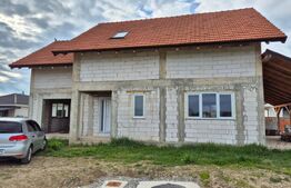 De vânzare casă la roșu în Sânmartin – Proiect modern, 160 mp utili